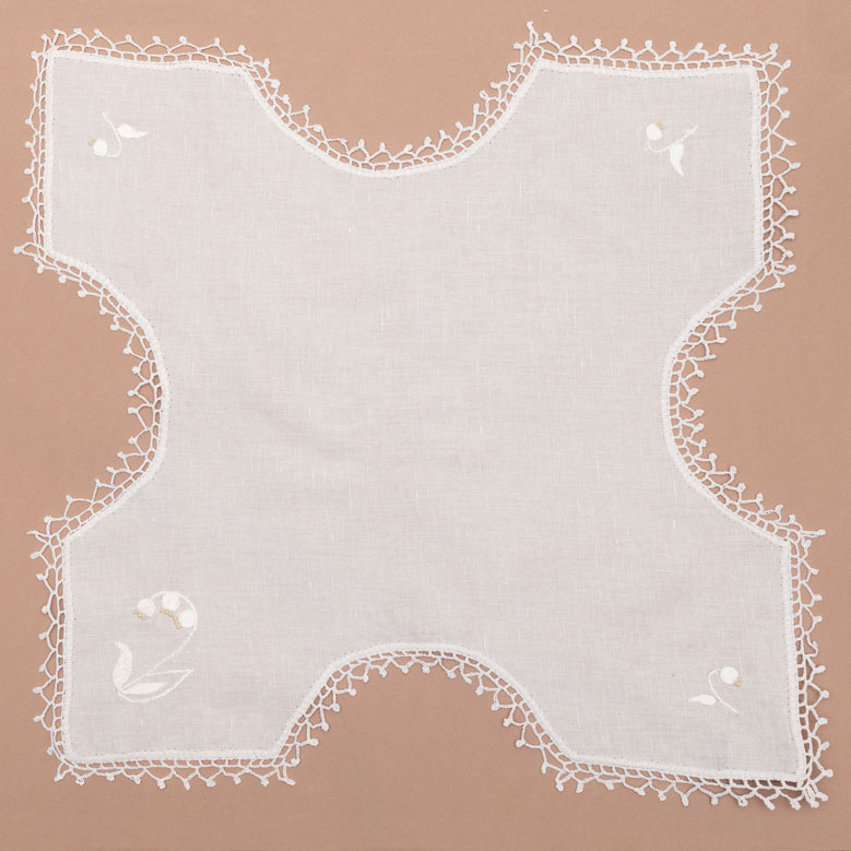 Mantel de pan tejido a mano con borde de ganchillo y bordado en hilo color marfil — 47 cm, blanco puro, único